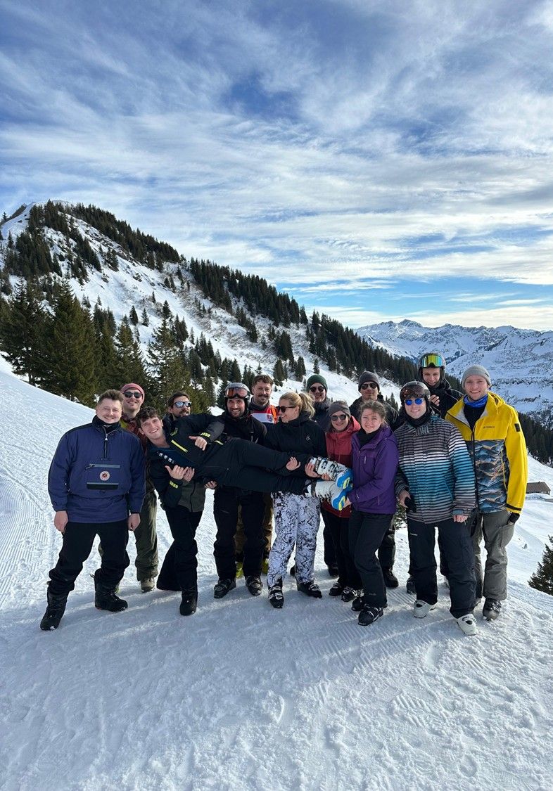 MWTEST Team beim Skifahren